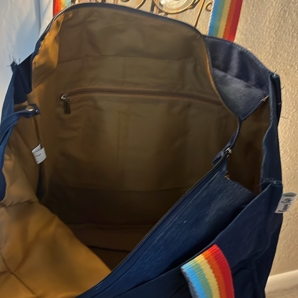 Net denim rainbow tote with attached purse 2 pockets zips closed - Picture 6 of 10